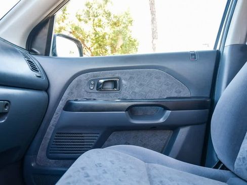 Used 2005 Honda Pilot LX image 25