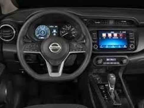 Used 2023 Nissan Kicks S FWD image 3