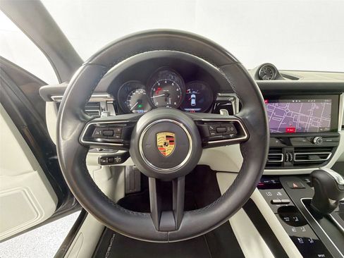 Certified 2023 Porsche Macan AWD/4WD image 20