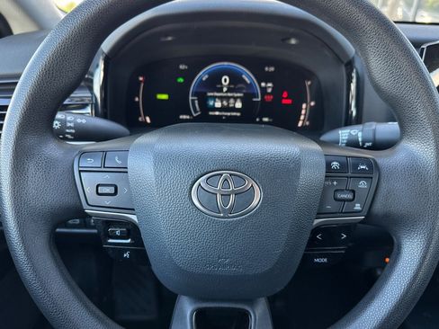 Used 2025 Toyota Camry LE FWD image 23