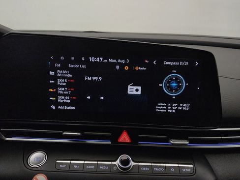 Used 2025 Hyundai Elantra Limited FWD image 25