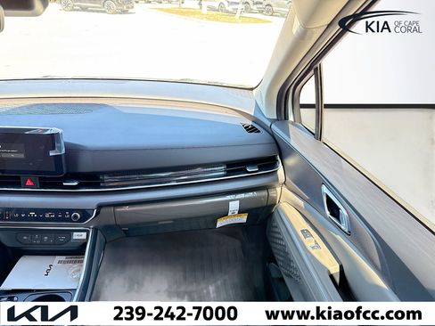 New 2026 Kia Carnival EX image 16
