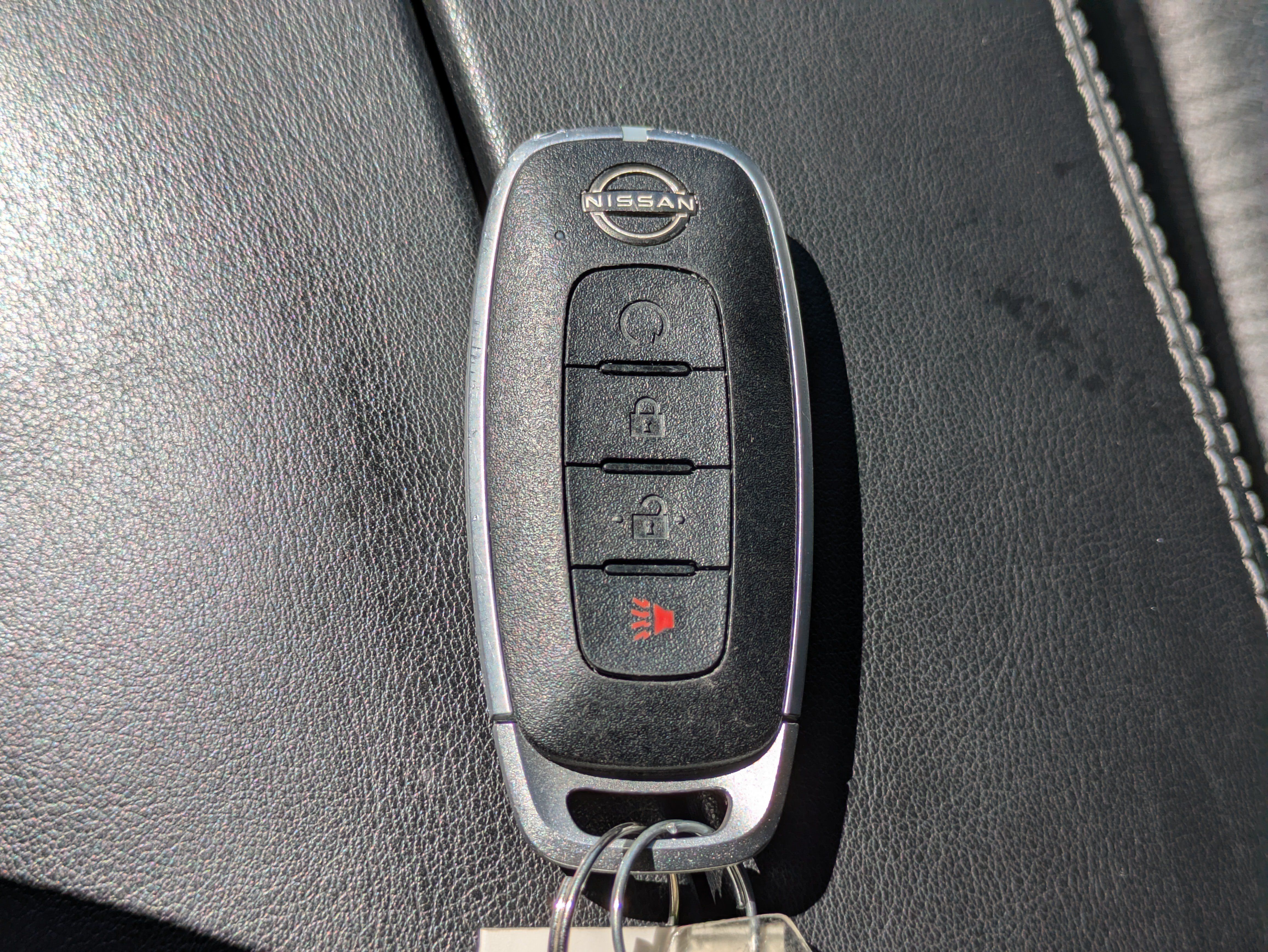 Used 2023 Nissan Rogue SV FWD image 29