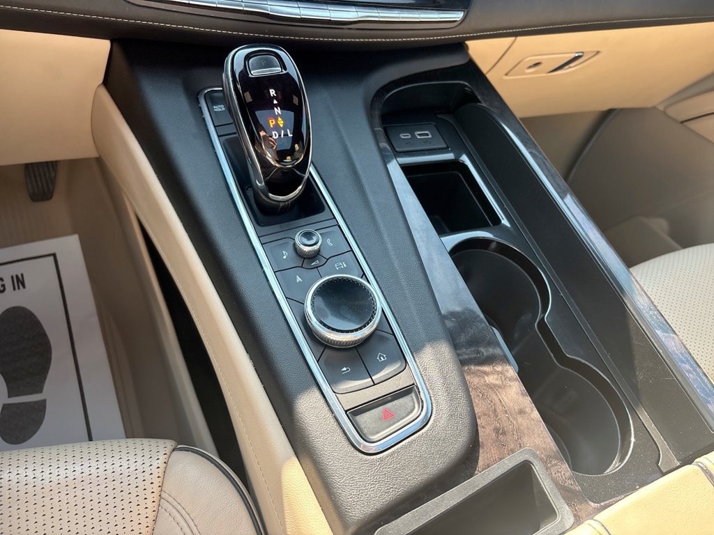 Used 2023 Cadillac Escalade Premium Luxury w/ Performance Package AWD/4WD image 37