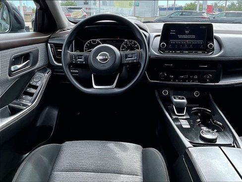 Certified 2023 Nissan Rogue SV AWD/4WD image 17