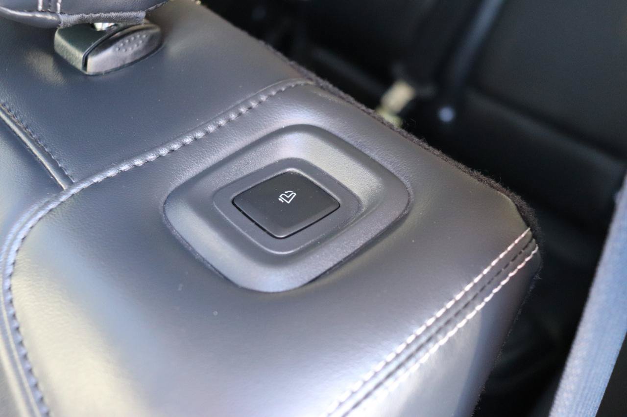 Used 2025 Ford Expedition Max Platinum AWD/4WD image 31