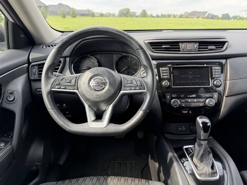 Used 2018 Nissan Rogue SV FWD image 9