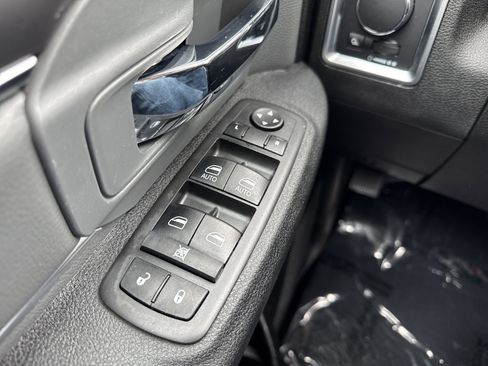 Used 2021 RAM 1500 Classic SLT AWD/4WD image 27