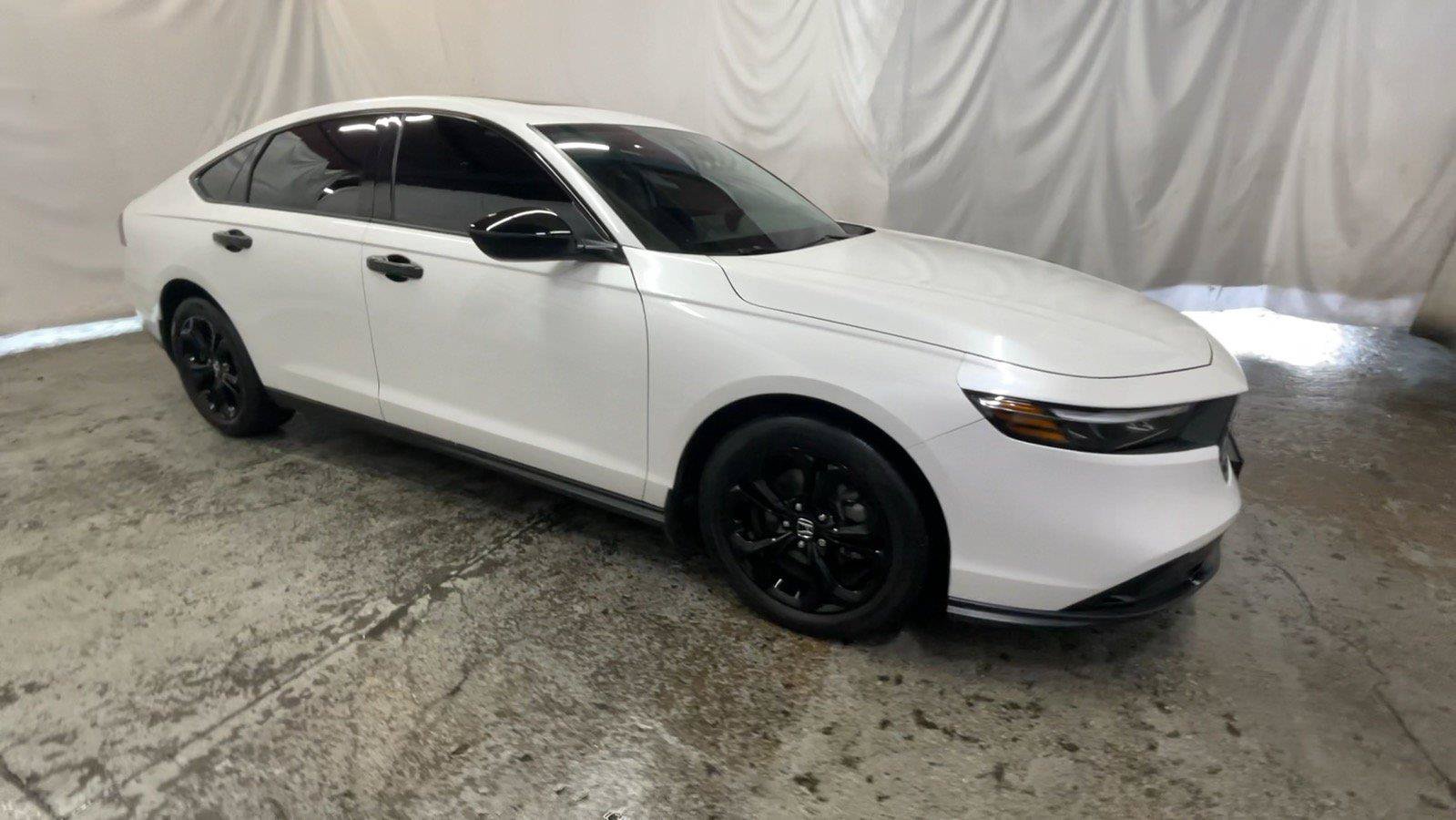 Certified 2025 Honda Accord SE image 3