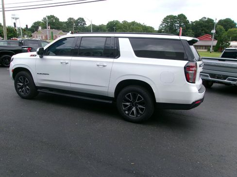 Used 2022 Chevrolet Suburban Z71 w/ Luxury Package AWD/4WD image 5
