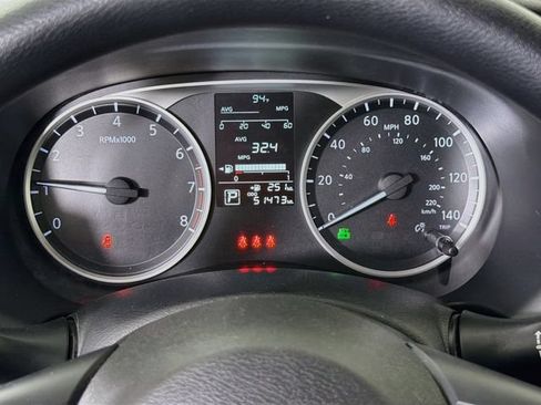 Used 2022 Nissan Kicks S FWD image 13
