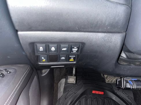 Used 2015 Nissan Pathfinder Platinum FWD image 62
