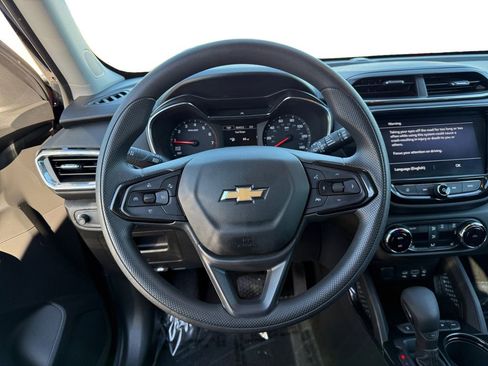 Used 2022 Chevrolet TrailBlazer LT w/ Convenience Package image 12
