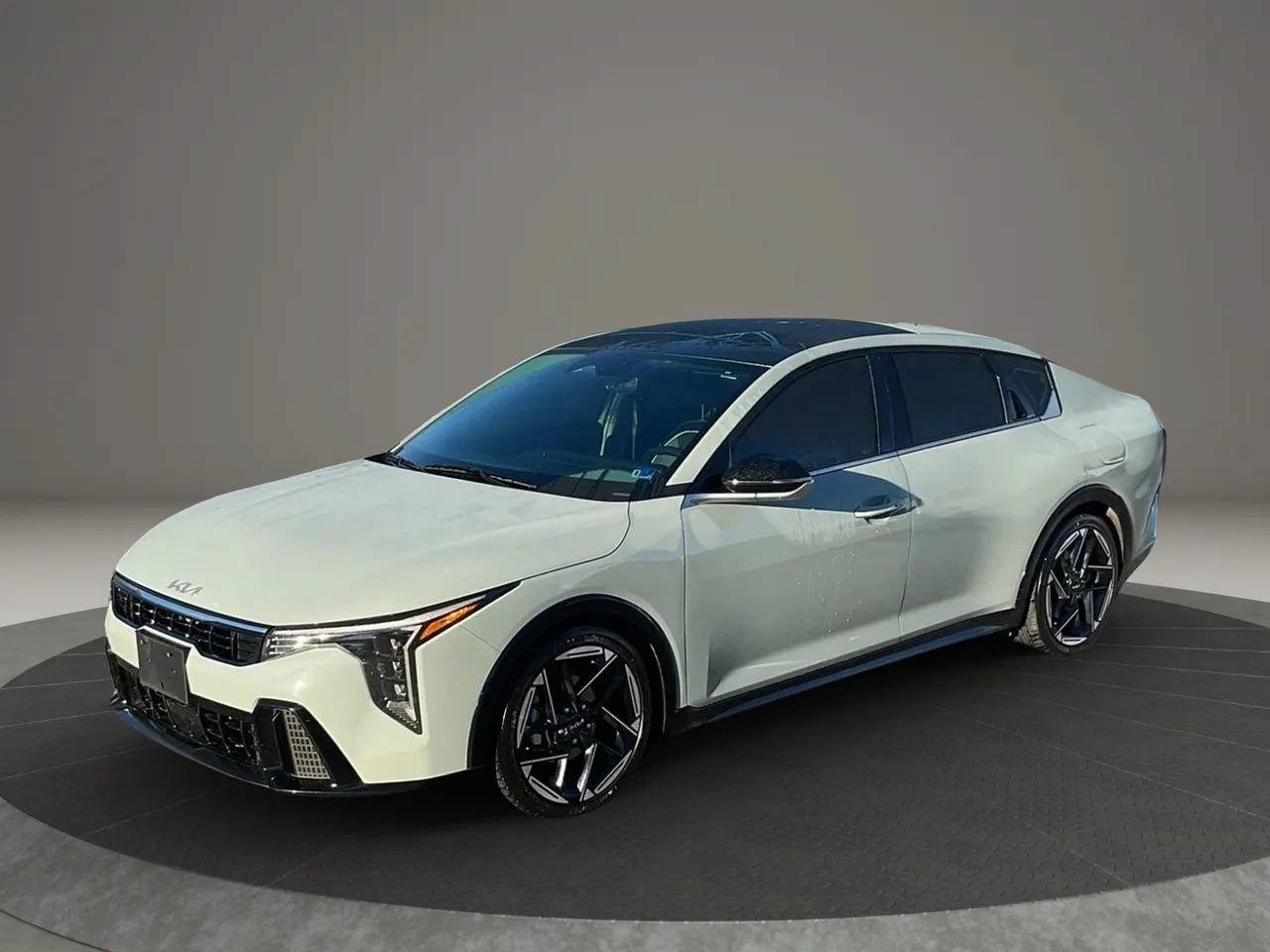 Used 2025 Kia K4 GT-Line w/ GT-Line Sunroof Package FWD image 1