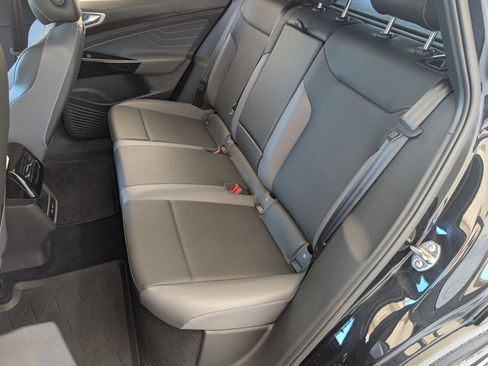 Used 2023 Volkswagen ID.4 Pro S image 17