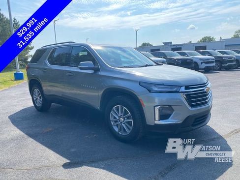 Used 2023 Chevrolet Traverse LT FWD image 9