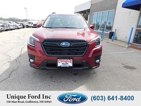 Used 2023 Subaru Forester Premium AWD/4WD image 3