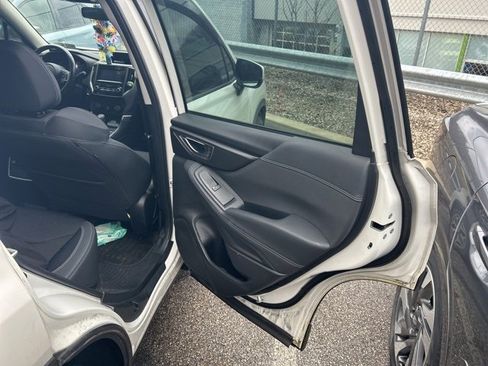 Certified 2022 Subaru Forester Premium image 18