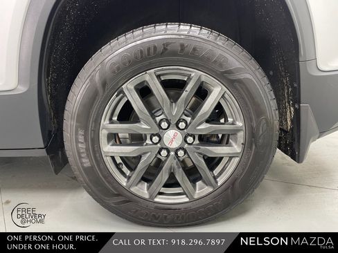 Used 2019 GMC Acadia SLT image 12