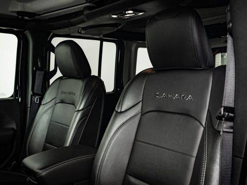 Used 2023 Jeep Wrangler Unlimited Sahara w/ Cold Weather Group image 25