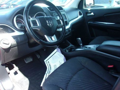 Used 2020 Dodge Journey SE w/ SE Popular Equipment Group FWD image 8