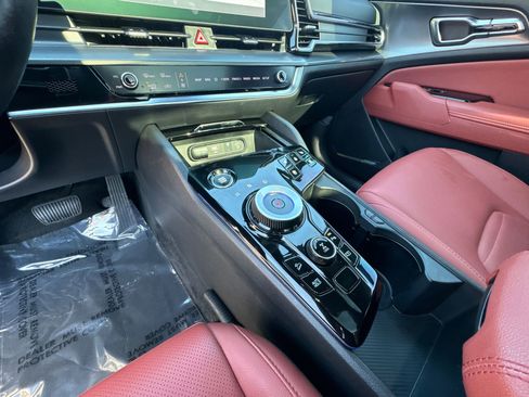 Used 2024 Kia Sportage SX Prestige image 30