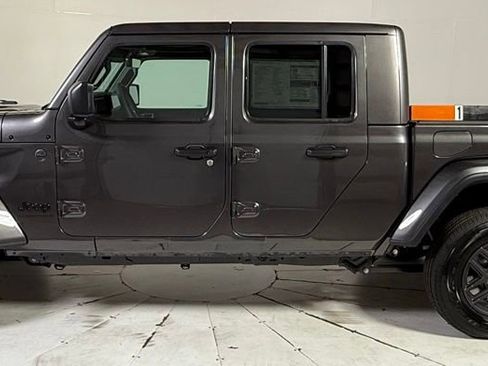 New 2025 Jeep Gladiator Sport AWD/4WD image 4