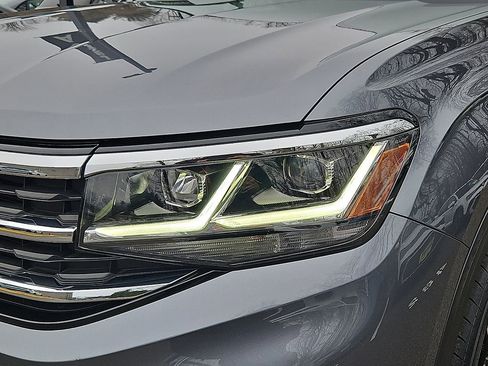 Certified 2022 Volkswagen Atlas SEL image 9
