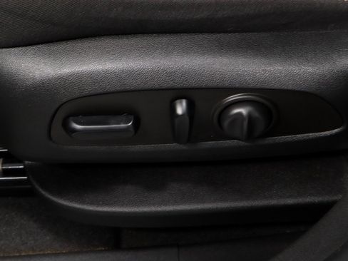 Used 2022 Chevrolet Equinox LT w/ Driver Convenience Package image 26