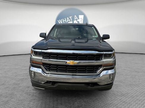 Used 2018 Chevrolet Silverado 1500 LT w/ All Star Edition image 9