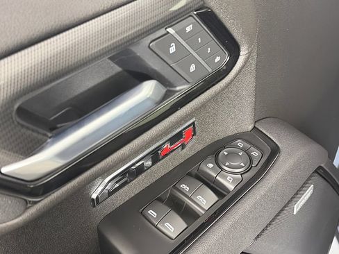 Used 2025 GMC Sierra 1500 AT4 w/ Technology Package AWD/4WD image 25
