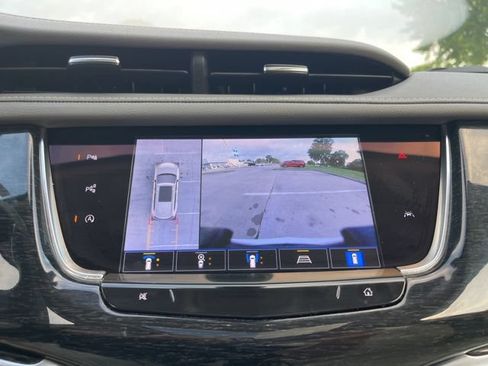 Used 2023 Cadillac XT6 Premium Luxury w/ Technology Package AWD/4WD image 25