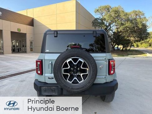 Used 2024 Ford Bronco Outer Banks AWD/4WD image 3