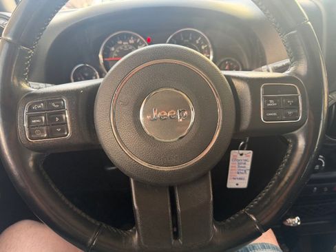 Used 2018 Jeep Wrangler Unlimited Sport S image 3