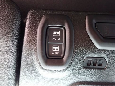 Used 2023 Jeep Wrangler Sahara image 23