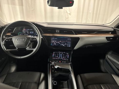 Used 2019 Audi e-tron Premium Plus image 4
