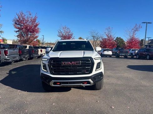 Used 2025 GMC Yukon AT4 Ultimate w/ LPO, Illumination Package image 3