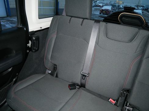 Used 2024 Jeep Wrangler Unlimited Rubicon image 10