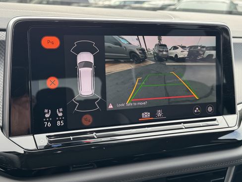 Used 2025 Volkswagen Atlas Peak Edition SE image 28