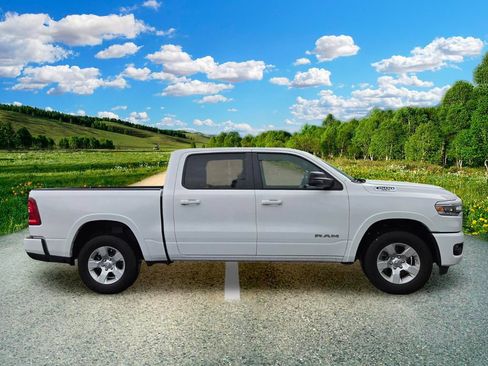 Used 2025 RAM 1500 Big Horn AWD/4WD image 7