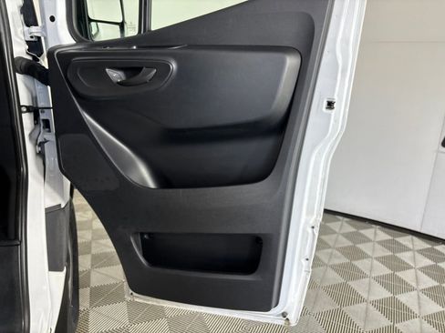 Used 2024 Mercedes-Benz Sprinter 2500 w/ Acoustic Package image 17