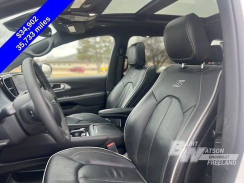 Used 2025 Chrysler Pacifica Limited FWD image 11