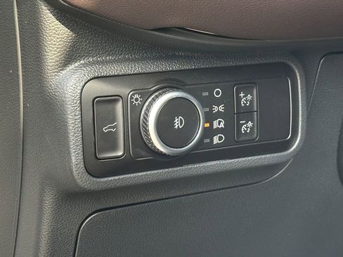 Used 2025 Ford Explorer Platinum image 24