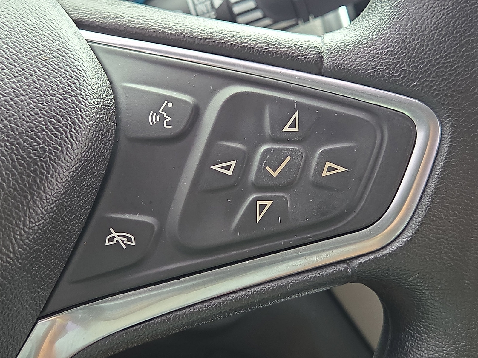 Used 2018 Chevrolet Equinox LS FWD image 22