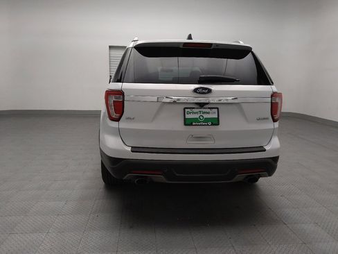Used 2018 Ford Explorer XLT image 6