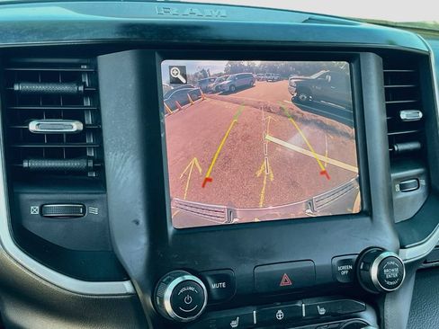 Used 2019 RAM 1500 Big Horn AWD/4WD image 13