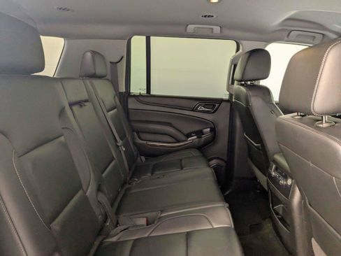 Used 2017 Chevrolet Suburban LT RWD image 28
