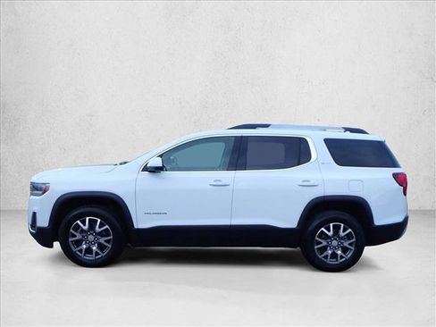 Used 2023 GMC Acadia SLT image 2