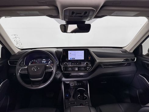 Certified 2024 Toyota Highlander XLE AWD/4WD image 23
