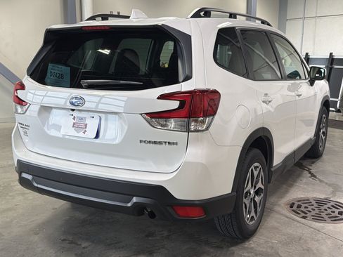 Certified 2023 Subaru Forester Premium AWD/4WD image 7